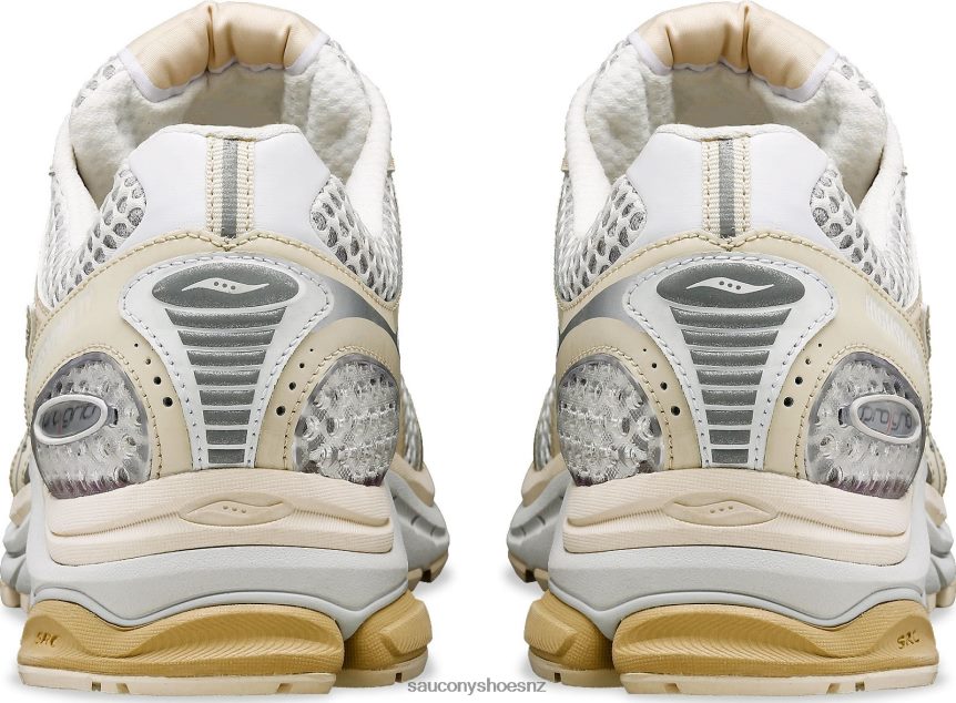 Saucony X Highsnobiety ProGrid Triumph 4 TX0L64289 Cream White