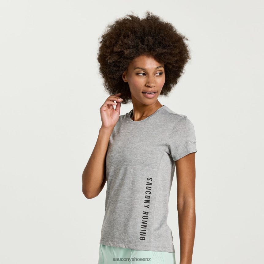 Saucony Stopwatch Graphic Short Sleeve TX0L64736 Light Grey Heather Graphic